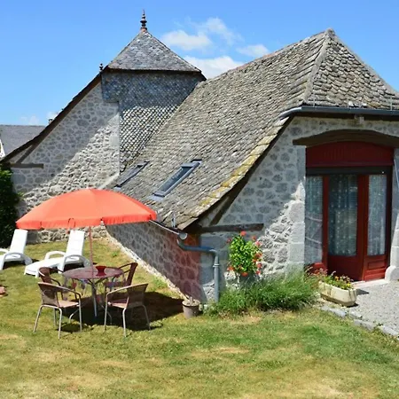 Holiday home Charmante Maison Avec Jardin, 3 Pers, Proche Randonnees Et Sites Touristiques - Fr-1-742-40