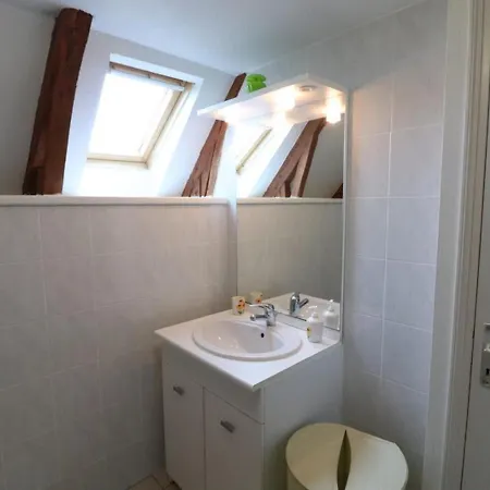 Charmante Maison Avec Jardin, 3 Pers, Proche Randonnees Et Sites Touristiques - Fr-1-742-40 *