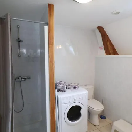 Holiday home Charmante Maison Avec Jardin, 3 Pers, Proche Randonnees Et Sites Touristiques - Fr-1-742-40